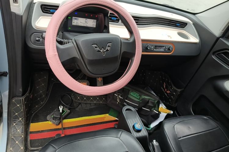 Used Wuling Hongguang MINIEV 2022 Easy Version Lithium Iron Phosphate Center Console