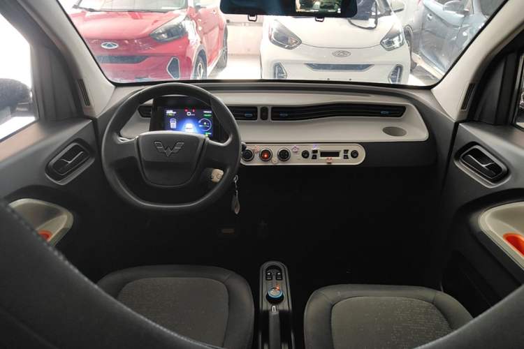 Used Wuling Hongguang MINIEV 2022 Zizai Version Lithium-NMC Center Console