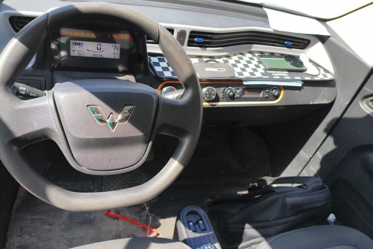 Used Wuling Hongguang MINIEV 2022 Easy Version Lithium Iron Phosphate Center Console