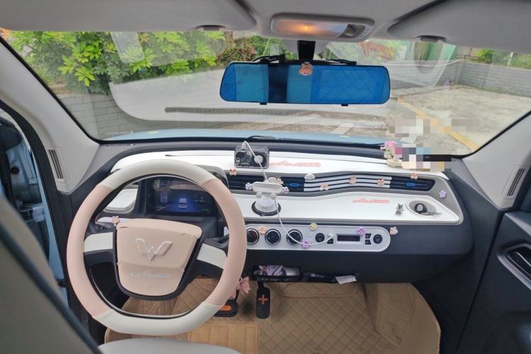 Used Wuling Hongguang MINIEV 2022 Zizai Version Lithium Iron Phosphate Center Console