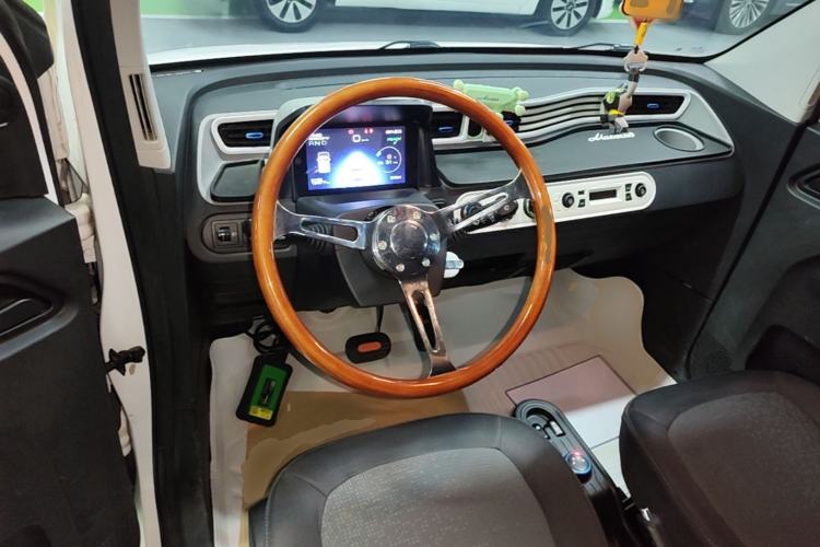 Used Wuling Hongguang MINIEV 2022 Zizai Version Lithium Iron Phosphate Center Console