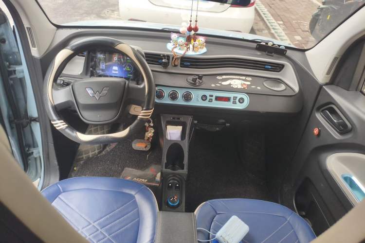 Used Wuling Hongguang MINIEV 2022 Zizai Version Lithium Iron Phosphate Center Console