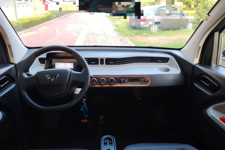 Used Wuling Hongguang MINIEV 2022 Easy Version Lithium Iron Phosphate Center Console