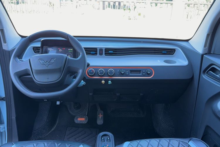 Used Wuling Hongguang MINIEV 2022 Enjoy Edition Lithium Iron Phosphate Center Console
