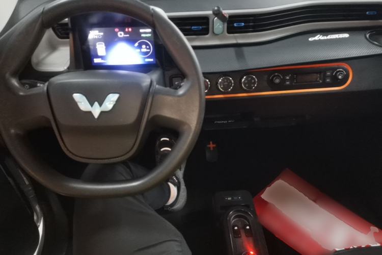 Used Wuling Hongguang MINIEV 2022 Macaron Premium Model – Lithium Iron Phosphate Center Console