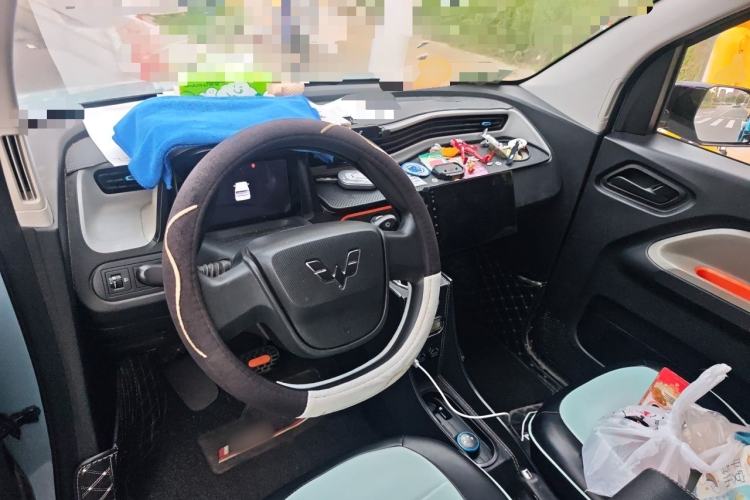 Used Wuling Hongguang MINIEV 2022 Macaron Premium Model – Lithium Iron Phosphate Center Console
