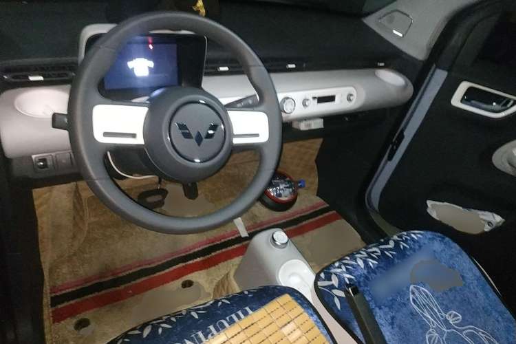 Used Wuling Hongguang MINIEV 2022 Convertible Model Center Console
