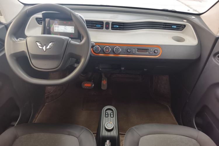 Used Wuling Hongguang MINIEV 2022 Easy Version Lithium Iron Phosphate Center Console