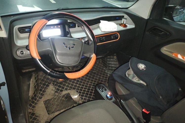 Used Wuling Hongguang MINIEV 2022 Zizai Version Lithium Iron Phosphate Center Console