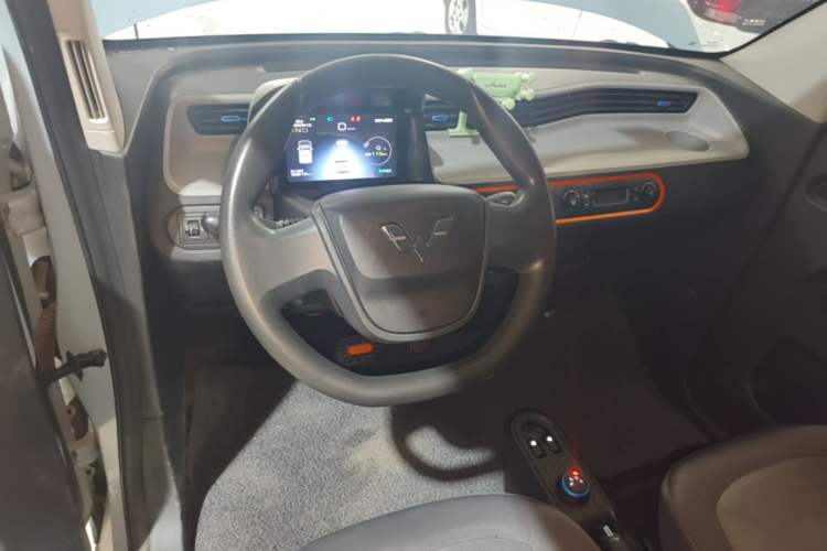 Used Wuling Hongguang MINIEV 2022 Zizai Version Lithium-NMC Center Console