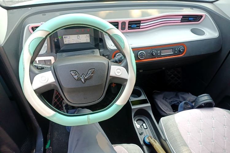 Used Wuling Hongguang MINIEV 2022 Zizai Version Lithium Iron Phosphate Center Console