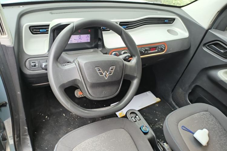 Used Wuling Hongguang MINIEV 2022 Easy Version Lithium Iron Phosphate Center Console