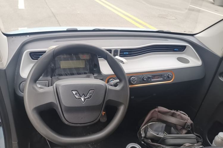 Used Wuling Hongguang MINIEV 2022 Easy Version Lithium-NMC Center Console