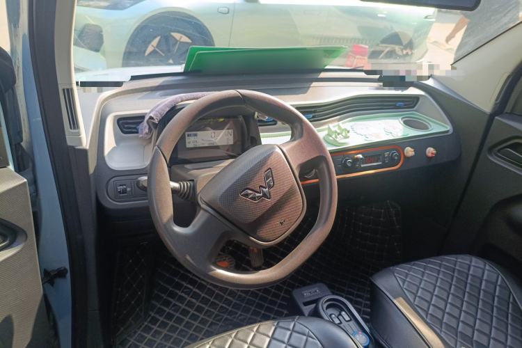 Used Wuling Hongguang MINIEV 2022 Easy Version Lithium-NMC Center Console