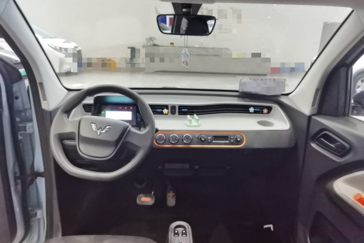 Used Wuling Hongguang MINIEV 2022 Easy Version Lithium Iron Phosphate Center Console