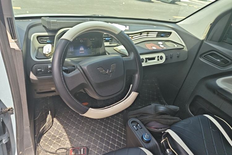 Used Wuling Hongguang MINIEV 2022 Zizai Version Lithium Iron Phosphate Center Console