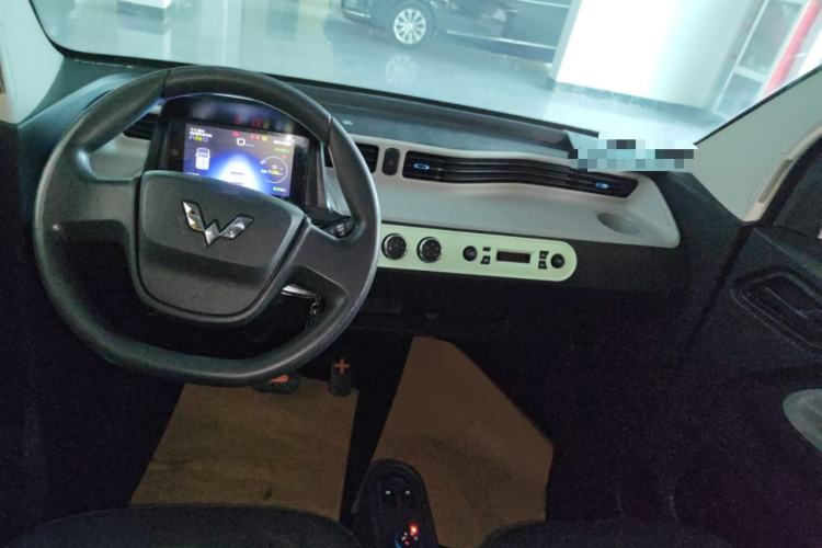 Used Wuling Hongguang MINIEV 2022 Zizai Version Lithium Iron Phosphate Center Console