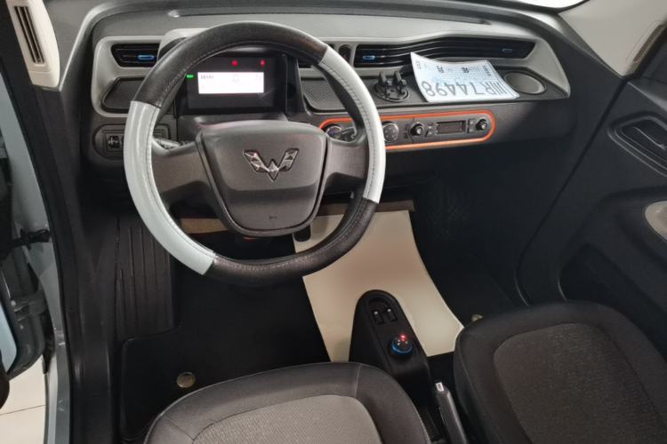 Used Wuling Hongguang MINIEV 2022 Easy Version Lithium Iron Phosphate Center Console