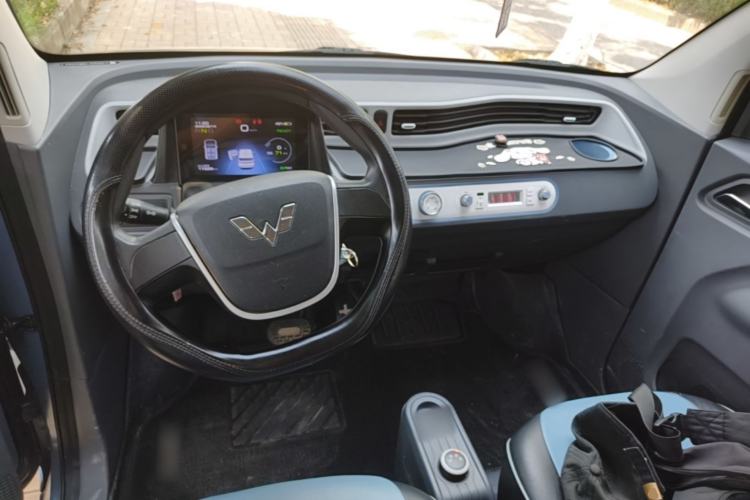 Used Wuling Hongguang MINIEV 2022 Macaron Premium Model – Lithium Iron Phosphate Center Console