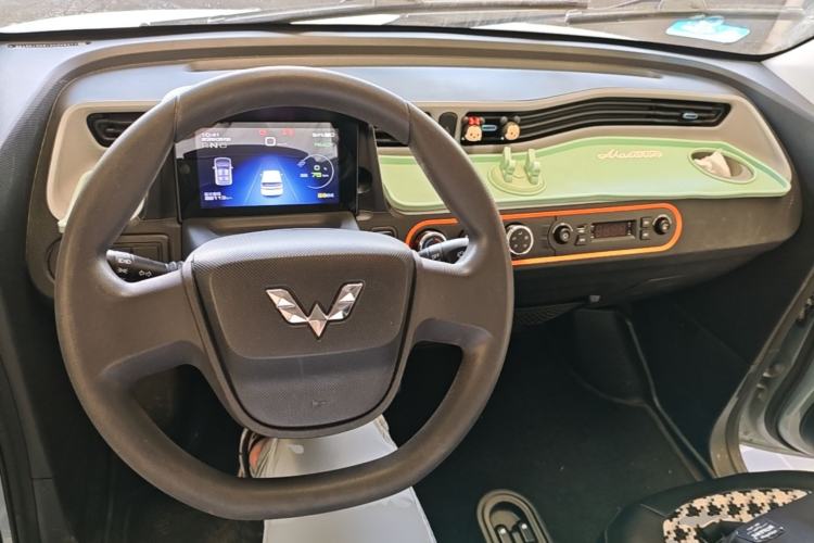 Used Wuling Hongguang MINIEV 2022 Zizai Version Lithium Iron Phosphate Center Console