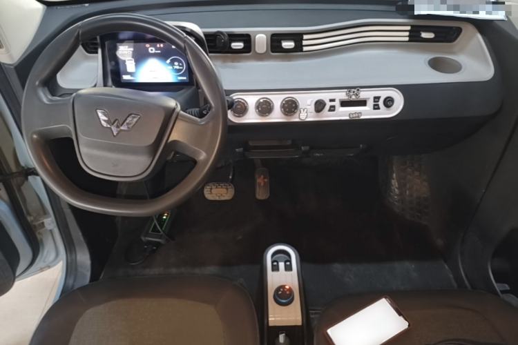 Used Wuling Hongguang MINIEV 2022 Zizai Version Lithium Iron Phosphate Center Console