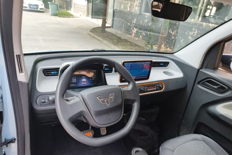 Used Wuling Hongguang MINIEV 2022 Zizai Version Lithium Iron Phosphate Center Console