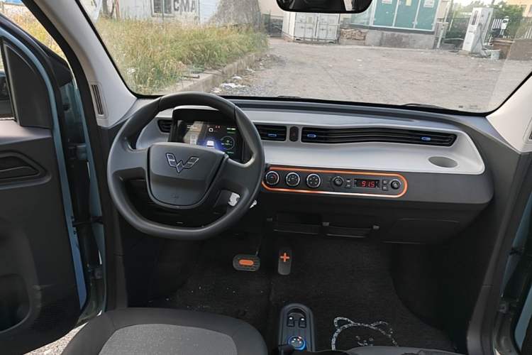 Used Wuling Hongguang MINIEV 2022 Enjoy Edition Lithium-Ion Battery Center Console