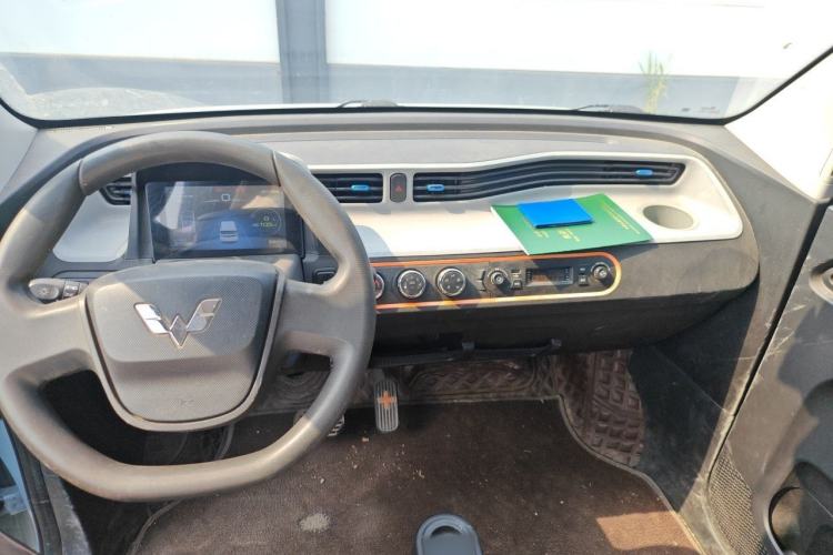 Used Wuling Hongguang MINIEV 2022 Zizai Version Lithium-NMC Center Console