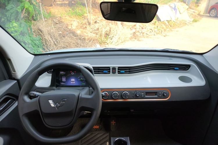 Used Wuling Hongguang MINIEV 2022 Zizai Version Lithium Iron Phosphate Center Console