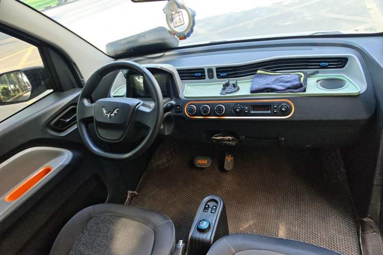 Used Wuling Hongguang MINIEV 2022 Zizai Version Lithium-NMC Center Console