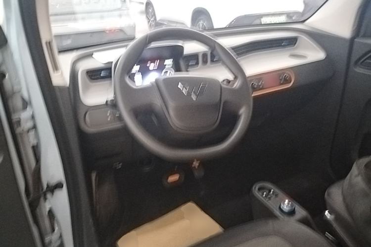 Used Wuling Hongguang MINIEV 2022 Zizai Version Lithium Iron Phosphate Center Console