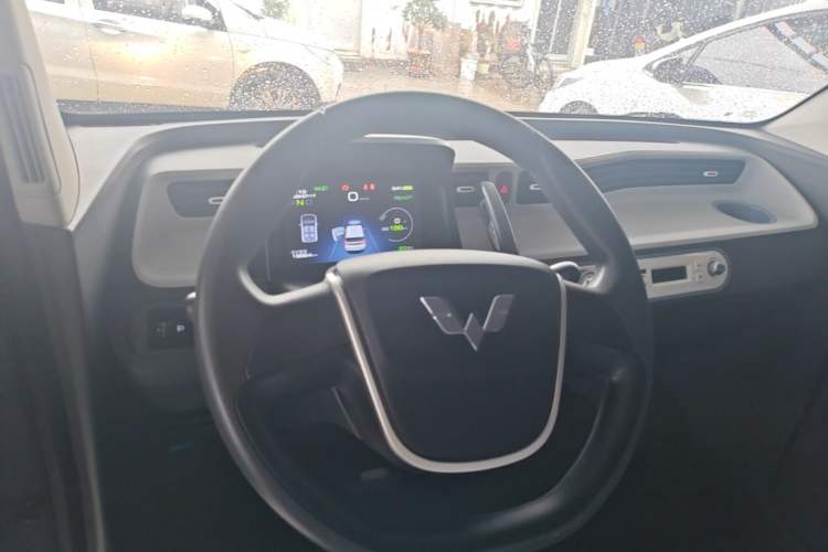 Used Wuling Hongguang MINIEV 2022 Macaron Premium Model – Lithium Iron Phosphate Center Console