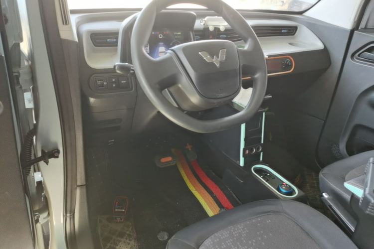 Used Wuling Hongguang MINIEV 2022 Zizai Version Lithium Iron Phosphate Center Console
