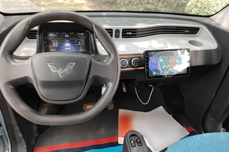 Used Wuling Hongguang MINIEV 2022 Zizai Version Lithium Iron Phosphate Center Console