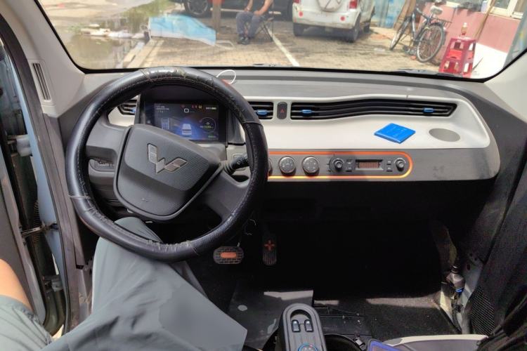 Used Wuling Hongguang MINIEV 2022 Zizai Version Lithium Iron Phosphate Center Console