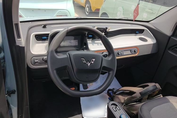 Used Wuling Hongguang MINIEV 2022 Easy Version Lithium Iron Phosphate Center Console