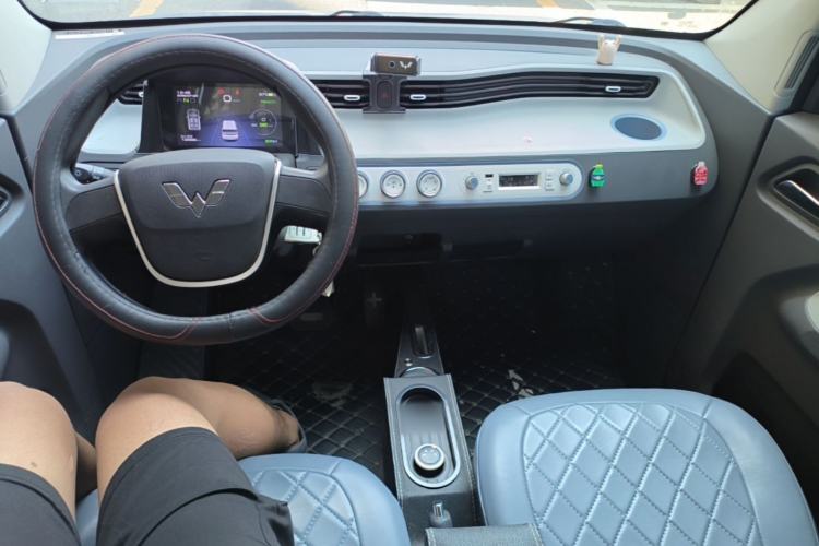 Used Wuling Hongguang MINIEV 2022 Macaron Premium Model – Lithium Ternary Battery Center Console