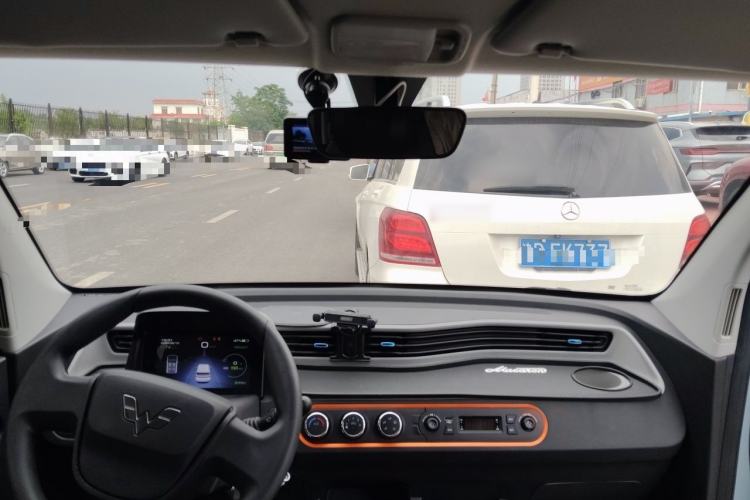 Used Wuling Hongguang MINIEV 2022 Zizai Version Lithium Iron Phosphate Center Console