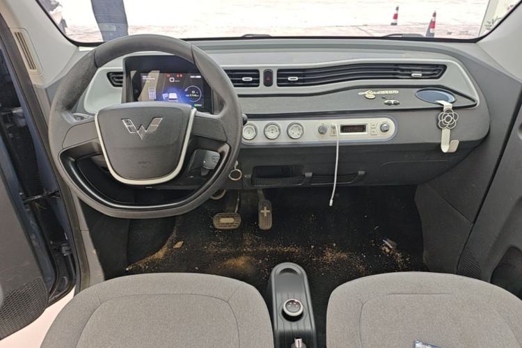 Used Wuling Hongguang MINIEV 2022 Macaron Fashion Edition Lithium-Nickel-Cobalt-Alpha-oxide Center Console