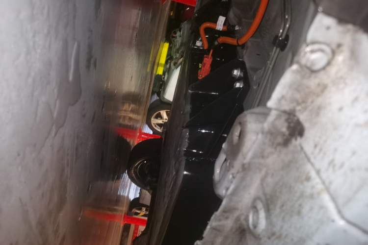 Used Wuling Hongguang MINIEV 2022 Zizai Version Lithium-NMC Chassis Front Left