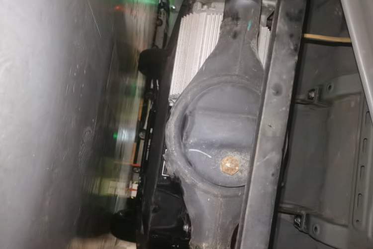 Used Wuling Hongguang MINIEV 2022 Zizai Version Lithium-NMC Chassis Rear