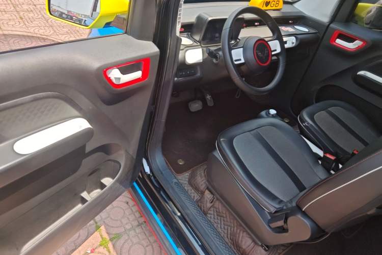 Used Wuling Hongguang MINIEV 2022 GAMEBOY 300km Enthusiast Model with Lithium Iron Phosphate Driver Seat