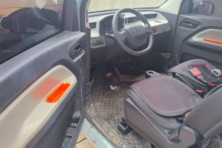 Used Wuling Hongguang MINIEV 2022 Macaron Premium Model – Lithium Iron Phosphate Driver Seat