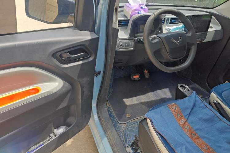 Used Wuling Hongguang MINIEV 2022 Easy Version Lithium Iron Phosphate Driver Seat