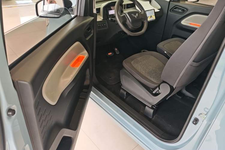 Used Wuling Hongguang MINIEV 2022 Zizai Version Lithium Iron Phosphate Driver Seat