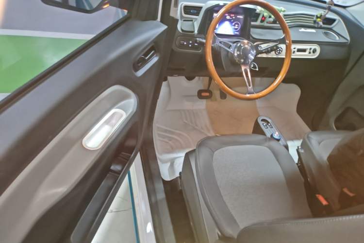 Used Wuling Hongguang MINIEV 2022 Zizai Version Lithium Iron Phosphate Driver Seat