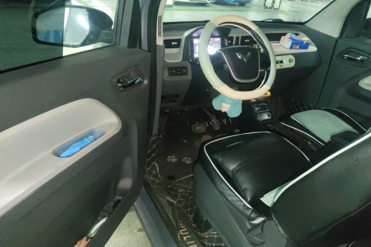 Used Wuling Hongguang MINIEV 2022 Macaron Premium Model – Lithium Iron Phosphate Driver Seat