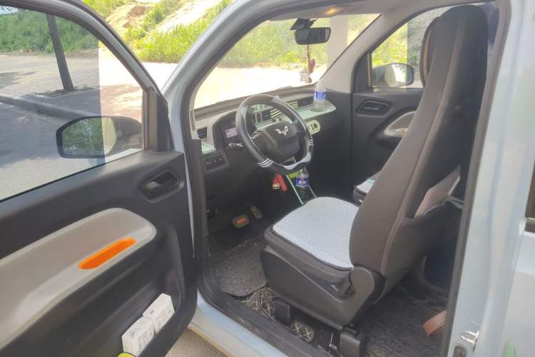 Used Wuling Hongguang MINIEV 2022 Easy Version Lithium Iron Phosphate Driver Seat