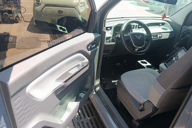 Used Wuling Hongguang MINIEV 2022 Macaron Fashion Edition Lithium-Nickel-Cobalt-Alpha-oxide Driver Seat