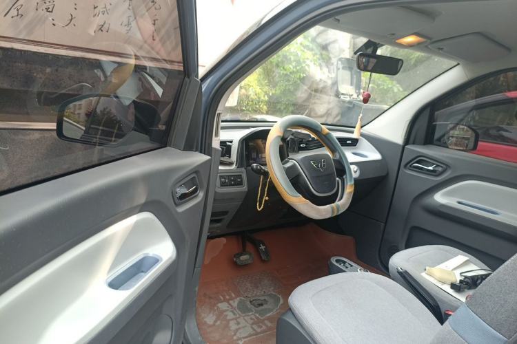 Used Wuling Hongguang MINIEV 2022 Macaron Premium Model – Lithium Iron Phosphate Driver Seat